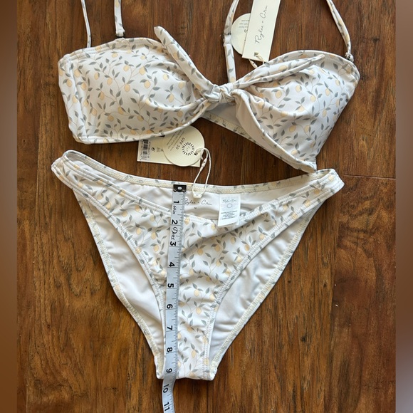 Rylee + Cru white bikini with a lemon print and UPF 50 sun protection size med - Picture 4 of 15